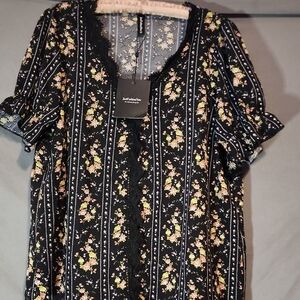 Chic NWT Black Floral Blouse by JustFab